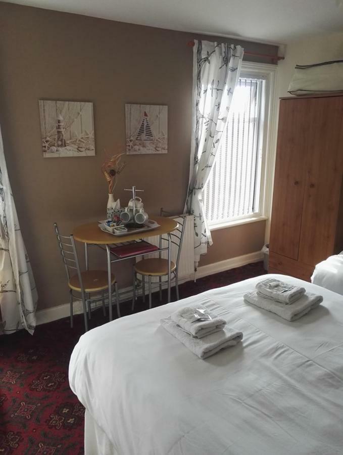 White Moon Hotel 黑潭 外观 照片
